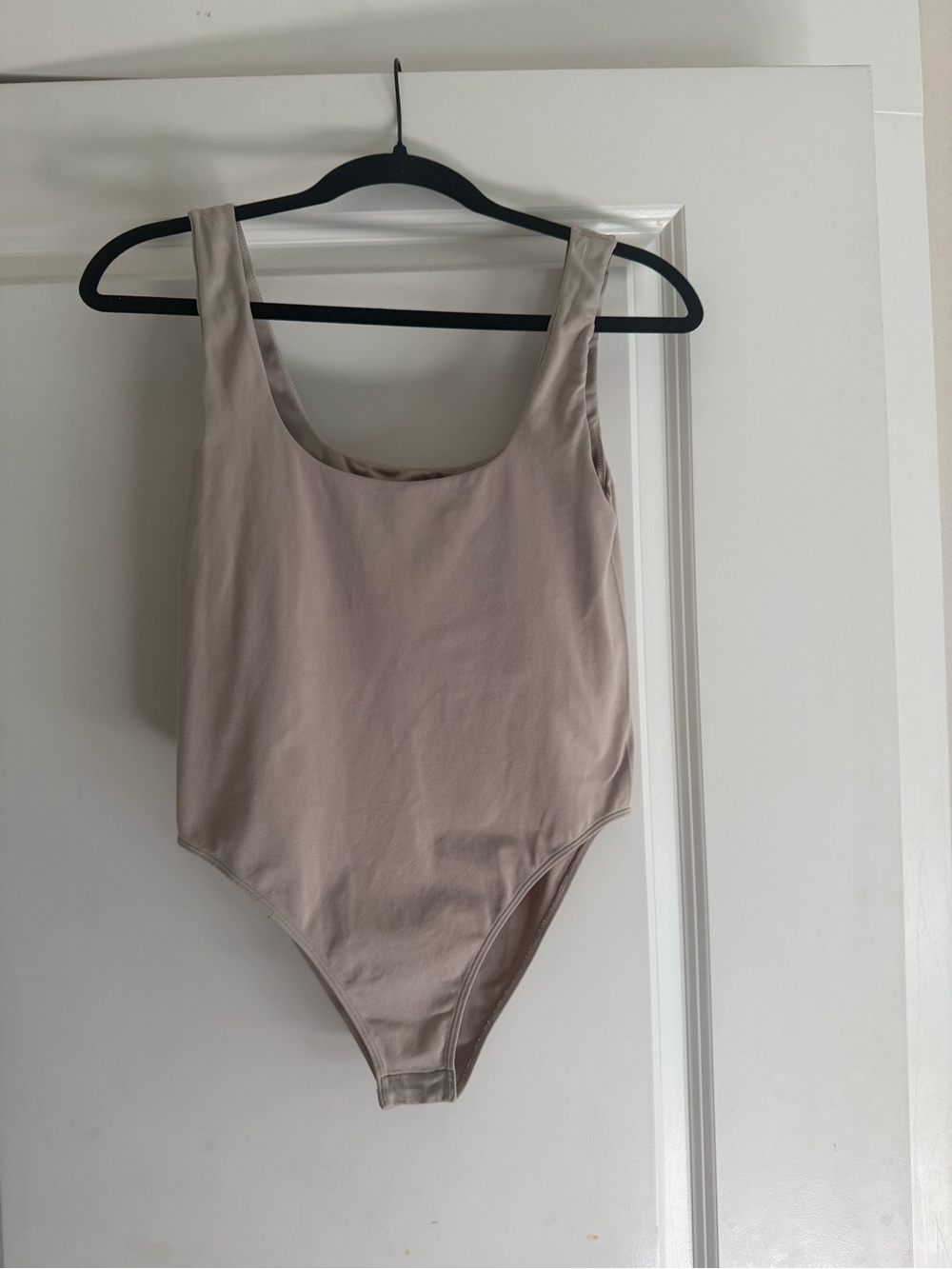 a new day Womens Scoop Neck Bodysuit in Light Taupe